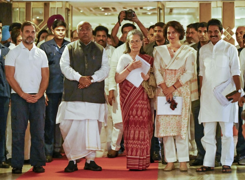 New Delhi: Congress President Mallikarjun Kharge, party leaders Sonia Gandhi, Rahul Gandhi, Priyanka Gandhi Vadra, and KC Venugopal leave after attending the extended Congress Working Committee meeting in New Delhi on Saturday, June 8, 2024. (Photo: IANS/Anupam Gautam)